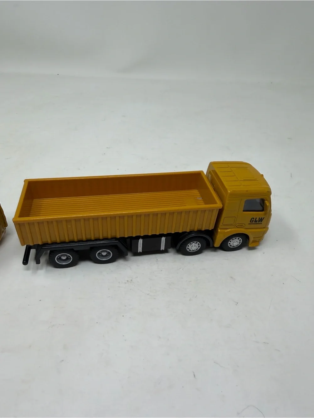 Diecast Construction Trucks Lot Of 2 1/55th Cement Truck GLW Engineering Series